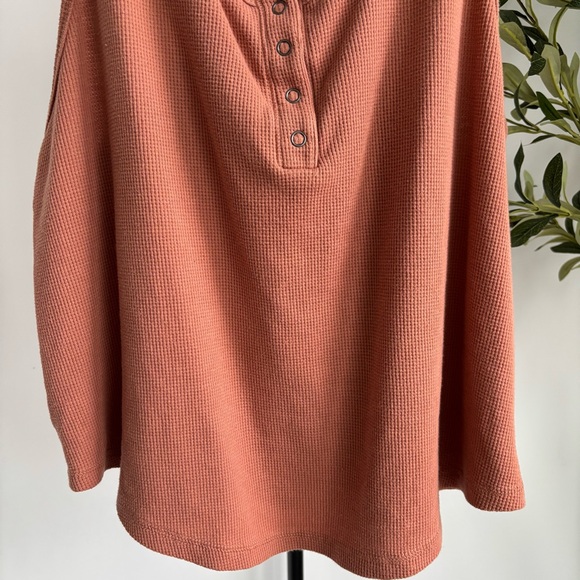 • [Old Navy] Racerback • - Picture 3 of 12